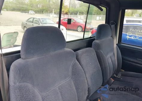 1995 Chevrolet Silverado z USA, uszkodzony, nr VIN 1GCED142452136335